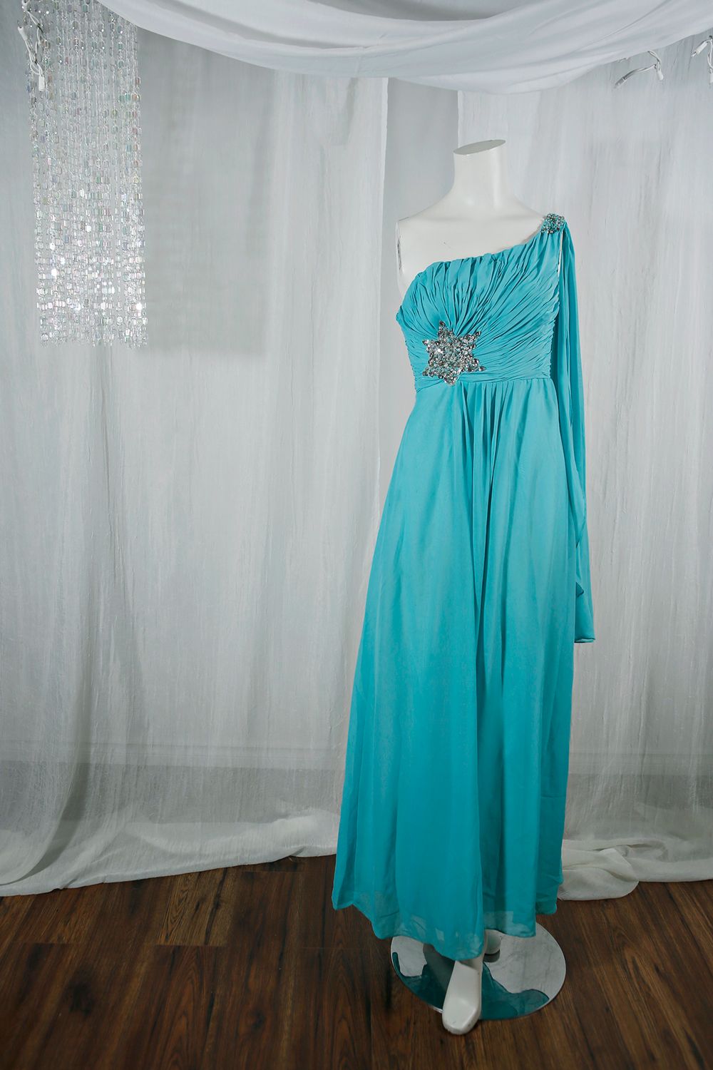 Alberta calgary gown/dress for rent