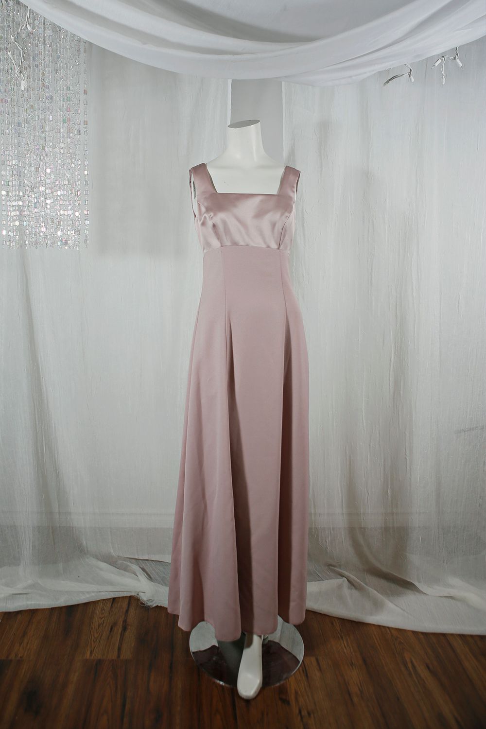 Alberta calgary gown/dress for rent