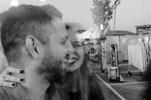 Fun fair vibes – Lisbon couple session with attitude