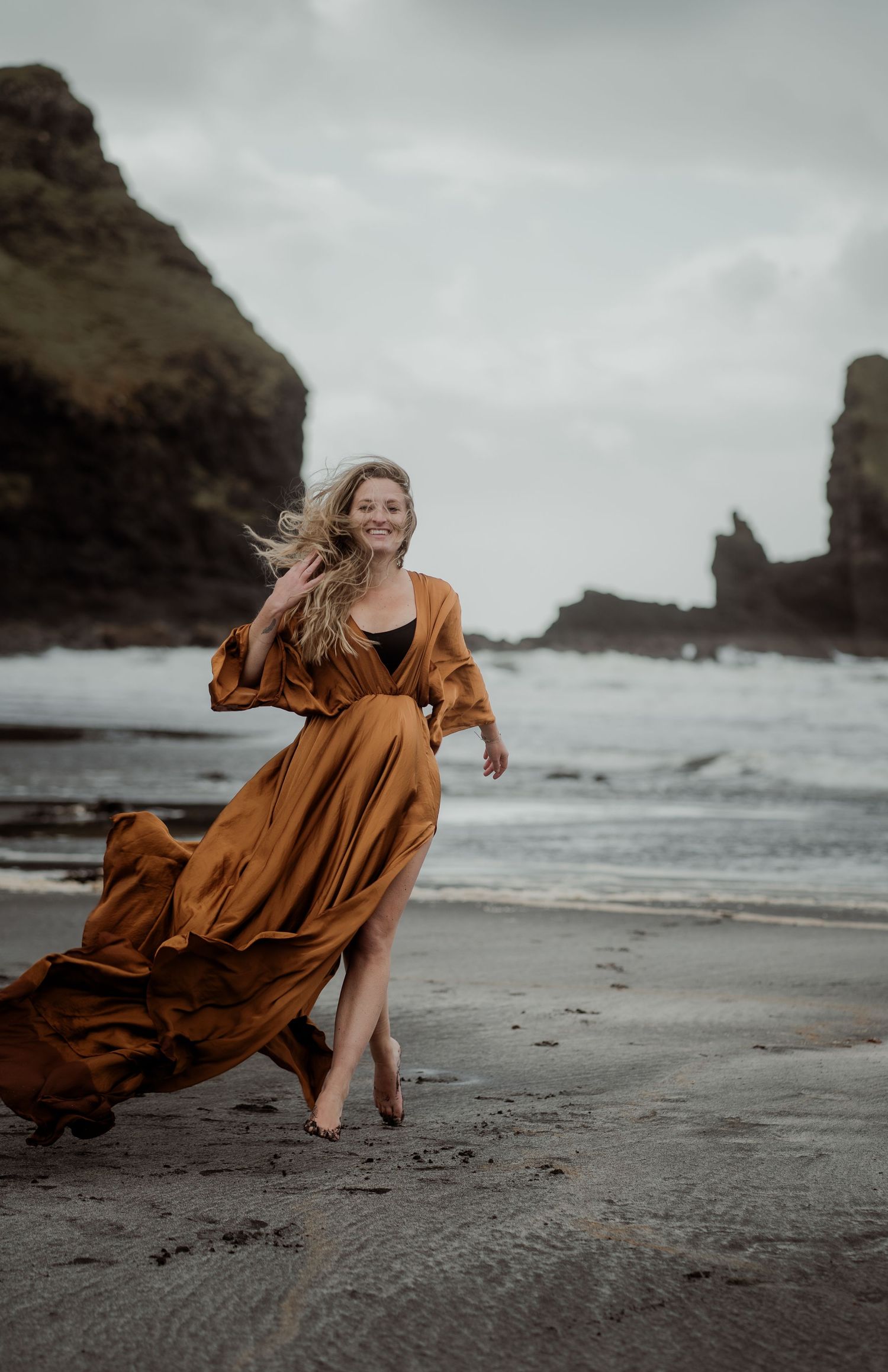 fotoshoot-vrouw-schotland-strand-isleofskye