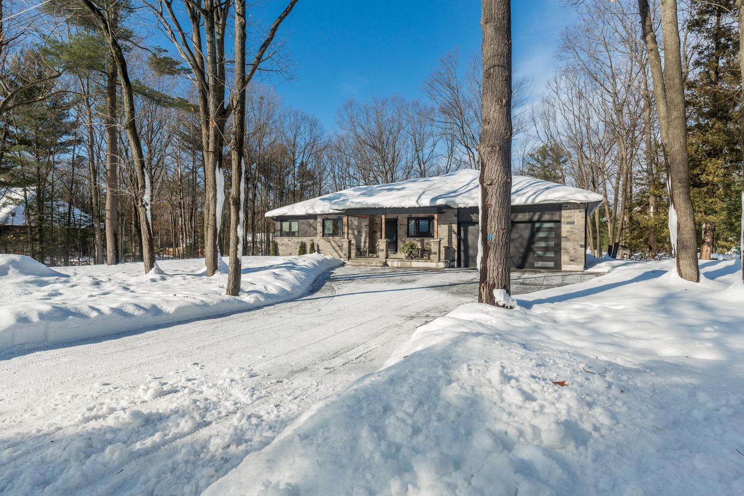 A photo of a detached home in Tiny Beaches Ontario for a real estate listing in Georgian Bay photographed by Sarah Tennant