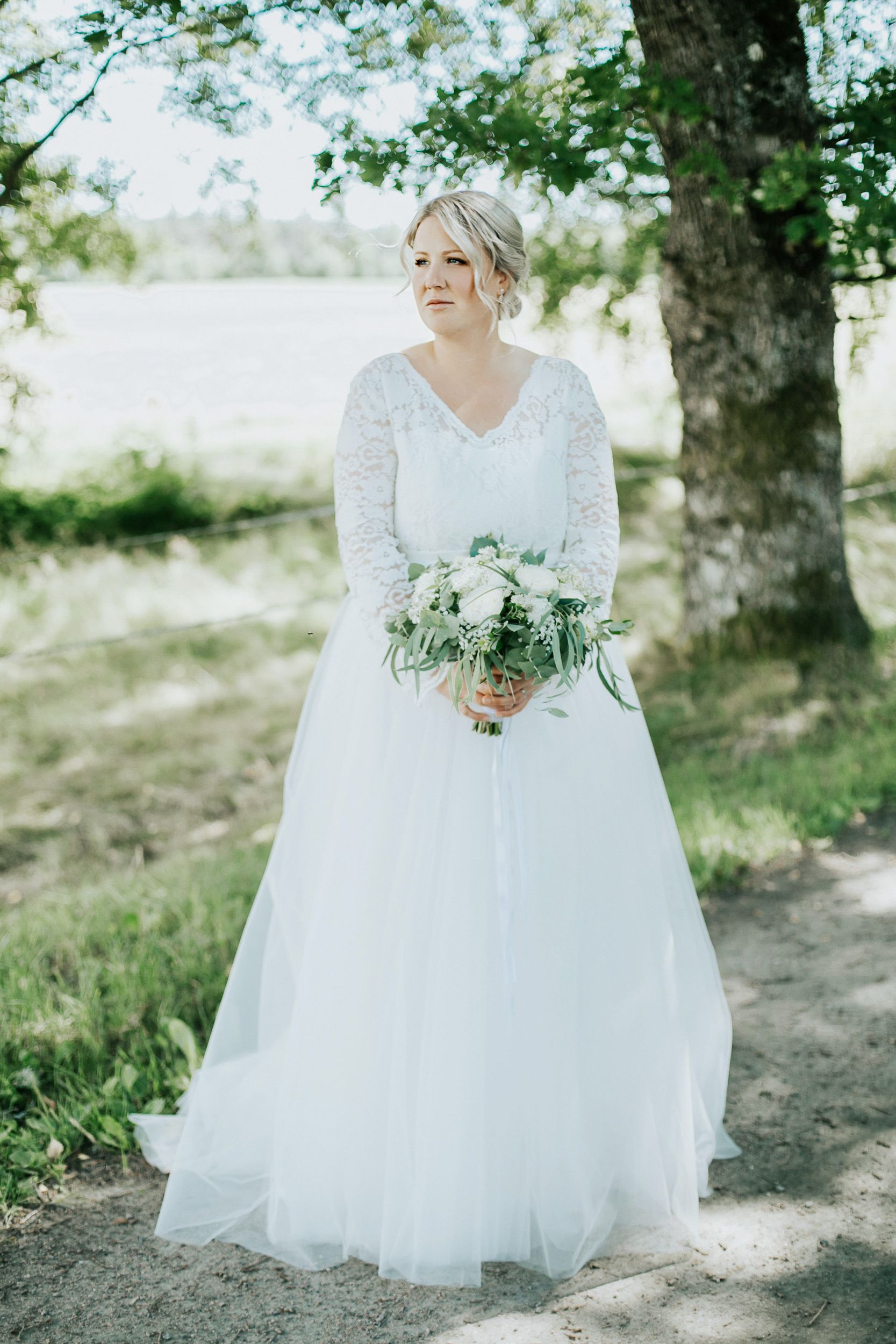 Malin och Kents bröllop i Grava kyrka i Karlstad. Bröllopsfotograf Rebecca Nordin.