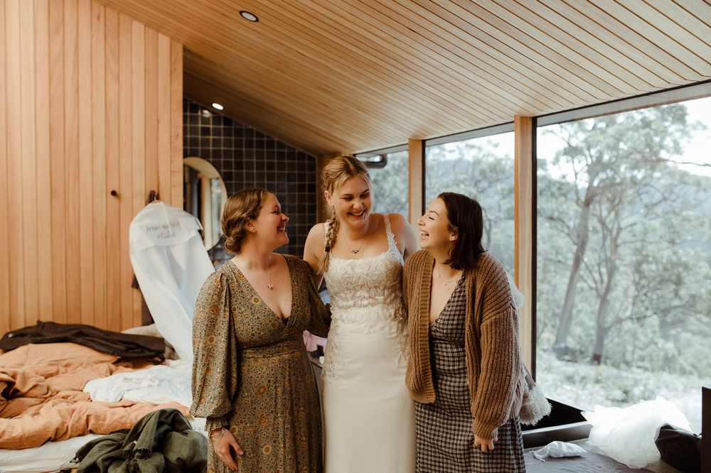 girls getting ready at hunter huon air bnb, tasmania by joss jensen photography
