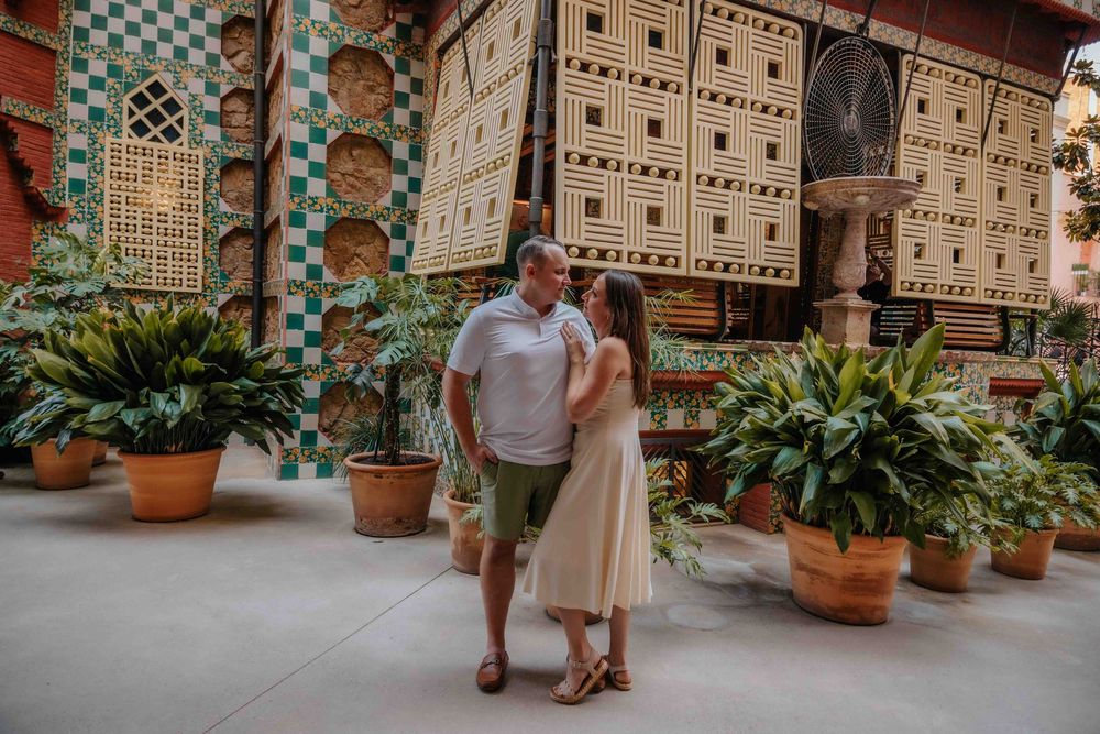 Holding hands near Gaudí mosaics