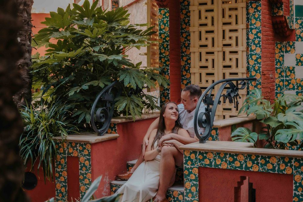 Love story session at Casa Vicens