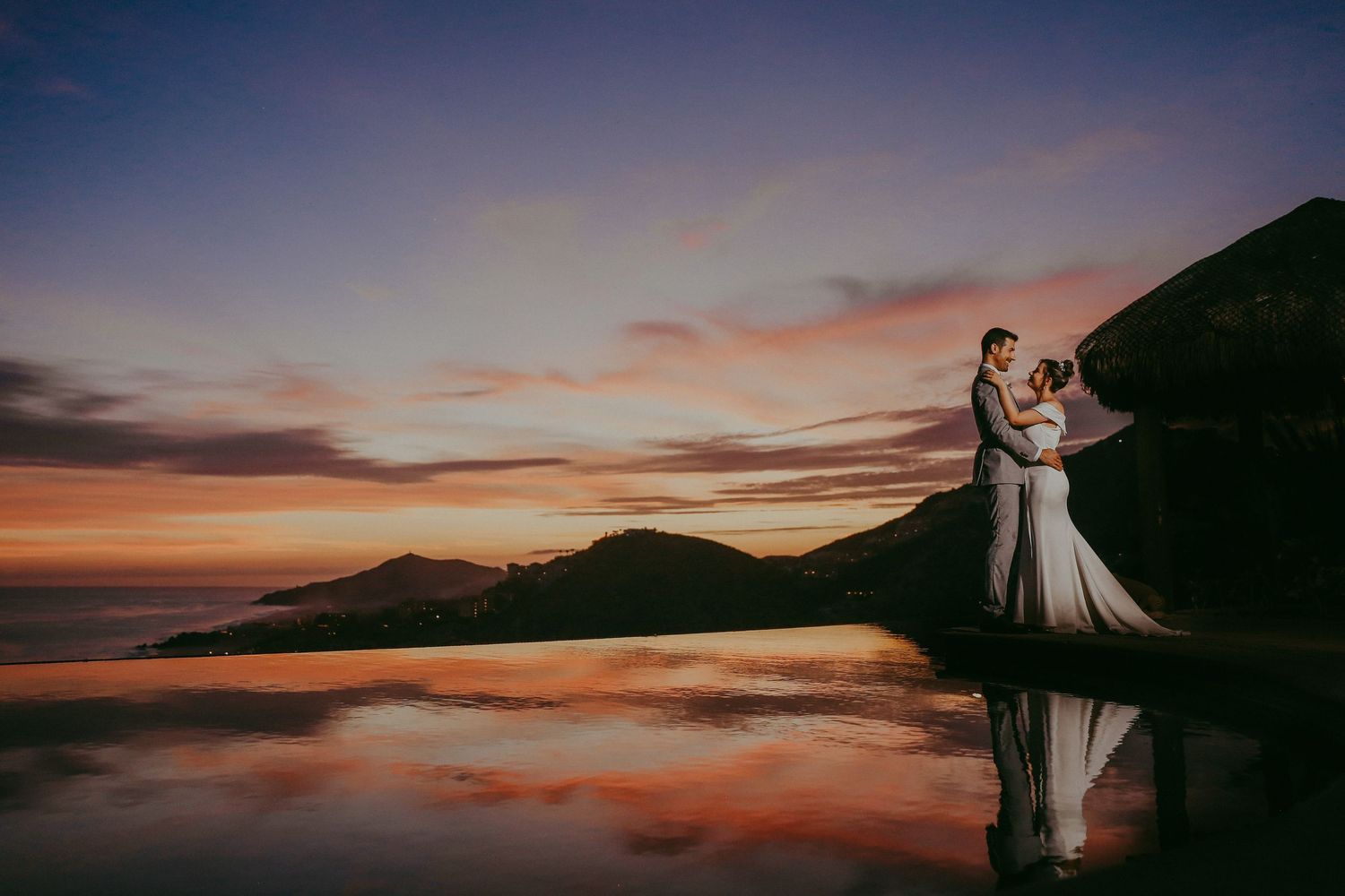 Dramatic sunset Pedregal Los Cabos Wedding Photographer