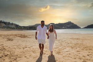 photoshooting of marriage proposal in San sebastian, Spain, photo shooting for couple, romantic photos