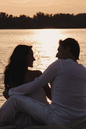 sesión de fotos pareja en la playa, la puesta del sol, fotos de al amanecer, País Vasco