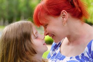 sesion de fotos madre con hija en parque olarizu, vitoria gasteiz, pais vasco, euskadi, españa, fotógrafa BOAfoto