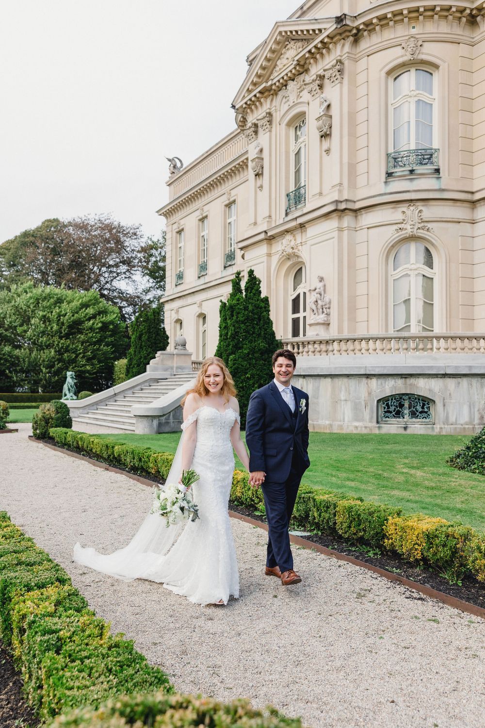 The Elms is a large mansion located at 367 Bellevue Avenue, Newport, Rhode Island. Newport Rhode Island Wedding photography