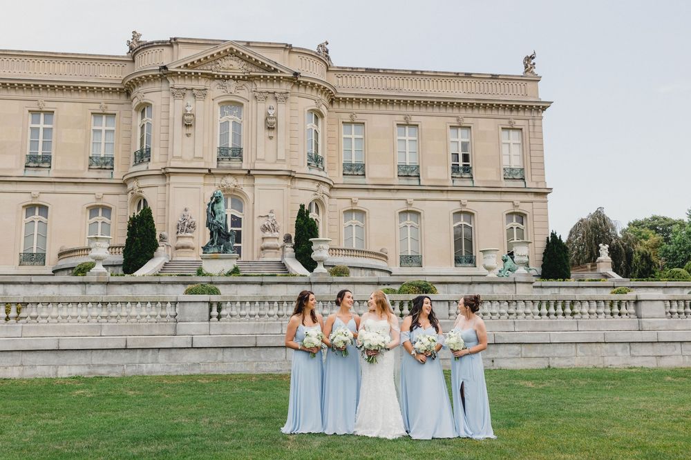 The Elms is a large mansion located at 367 Bellevue Avenue, Newport, Rhode Island. Newport Rhode Island Wedding photography