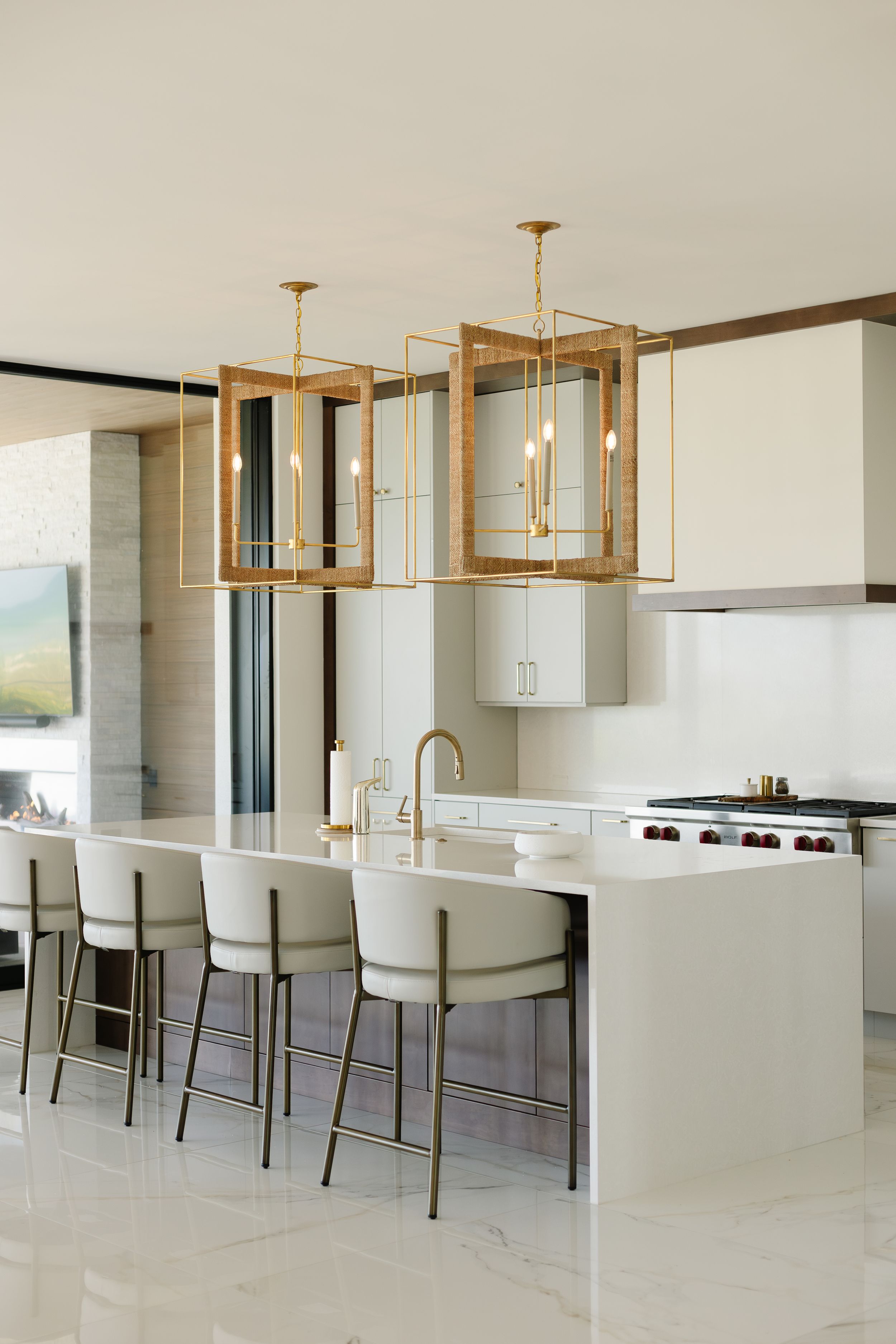 Tara Correa's photography focuses on capturing the architectural interiors of commercial and residential spaces.