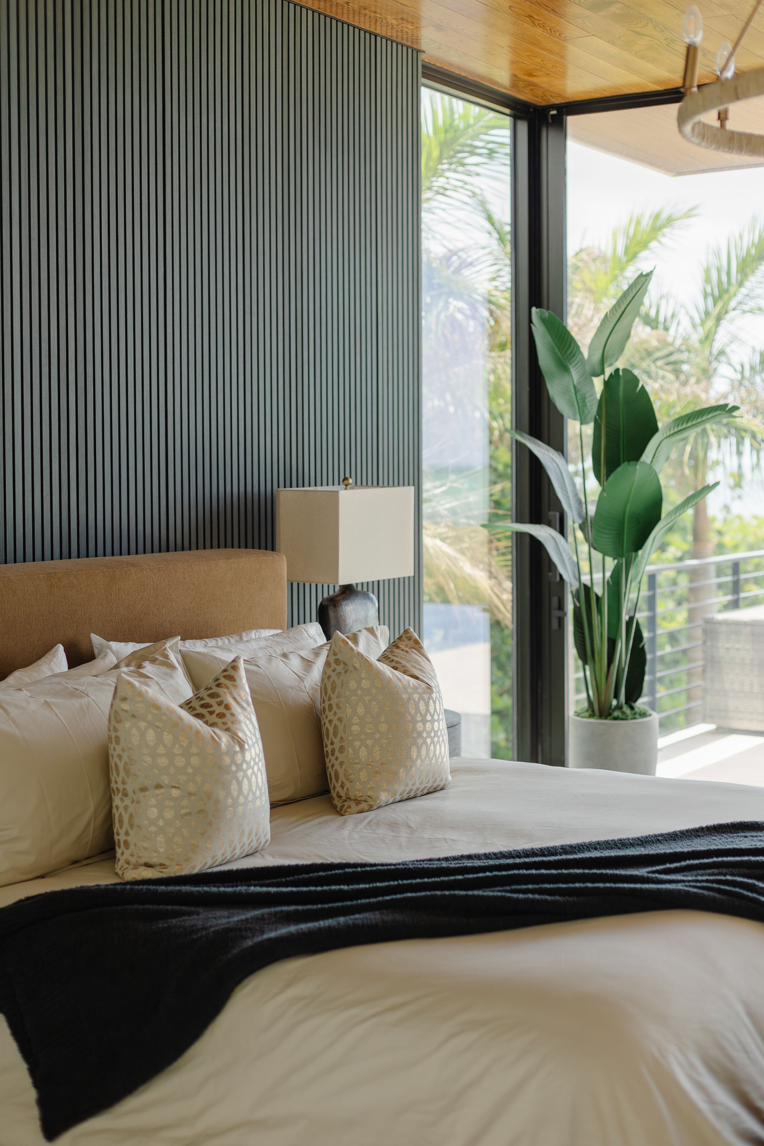 Tara Correa's photography focuses on capturing the architectural interiors of commercial and residential spaces.