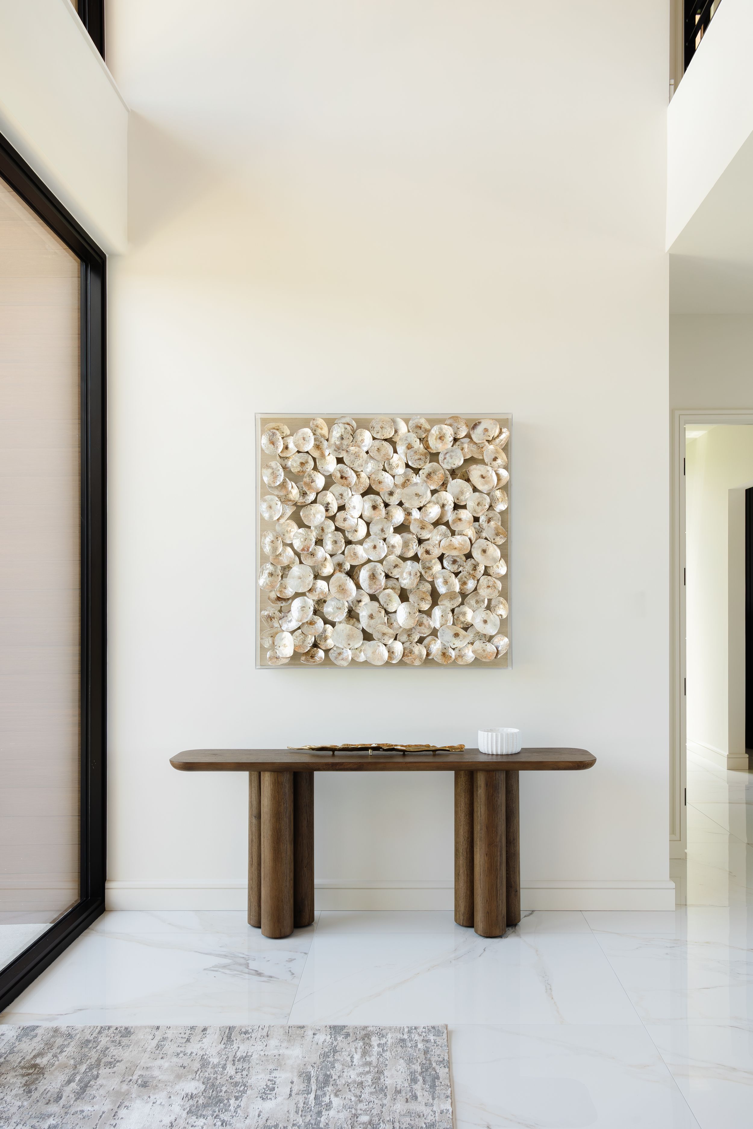 Tara Correa's photography focuses on capturing the architectural interiors of commercial and residential spaces.