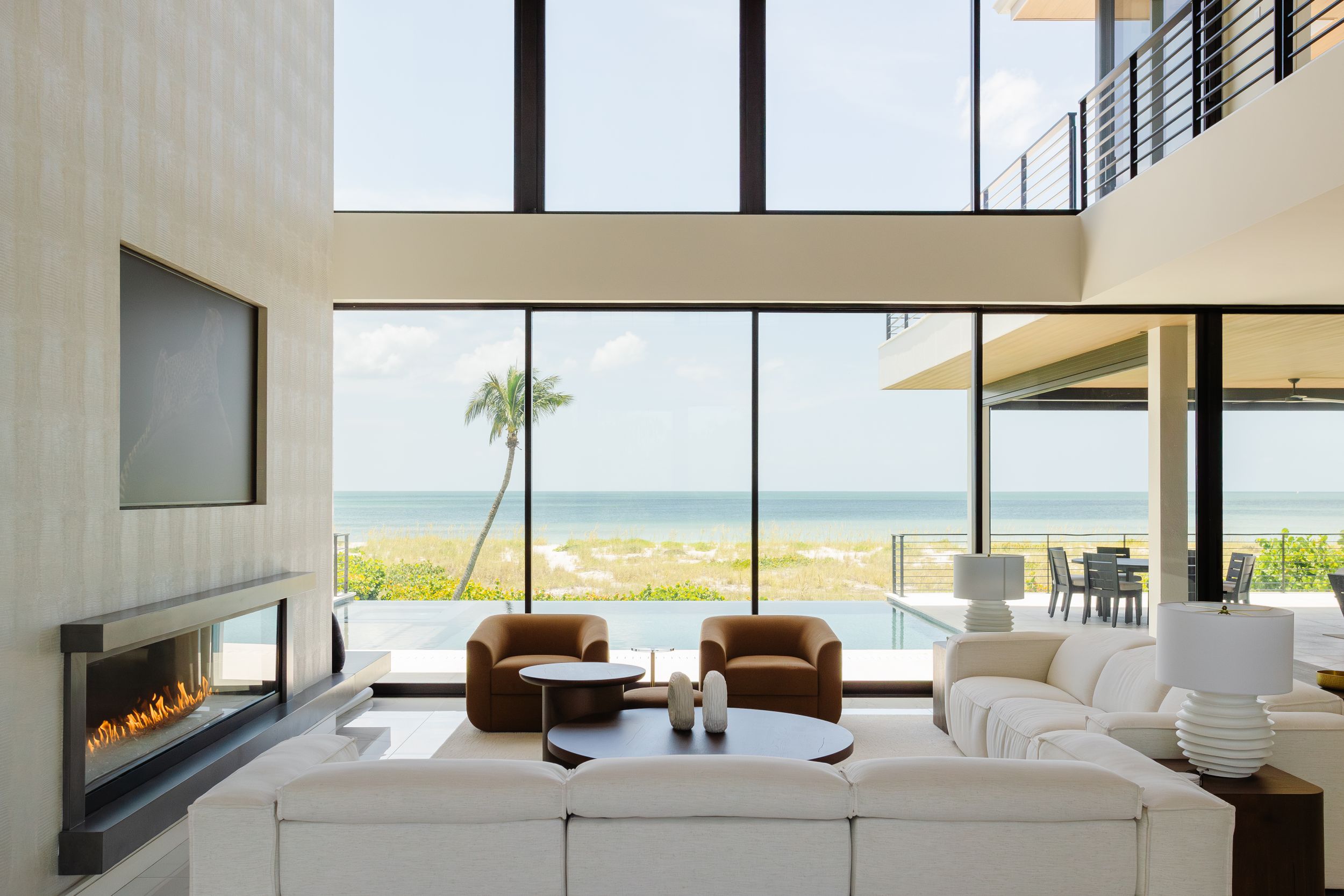 Tara Correa's photography focuses on capturing the architectural interiors of commercial and residential spaces.