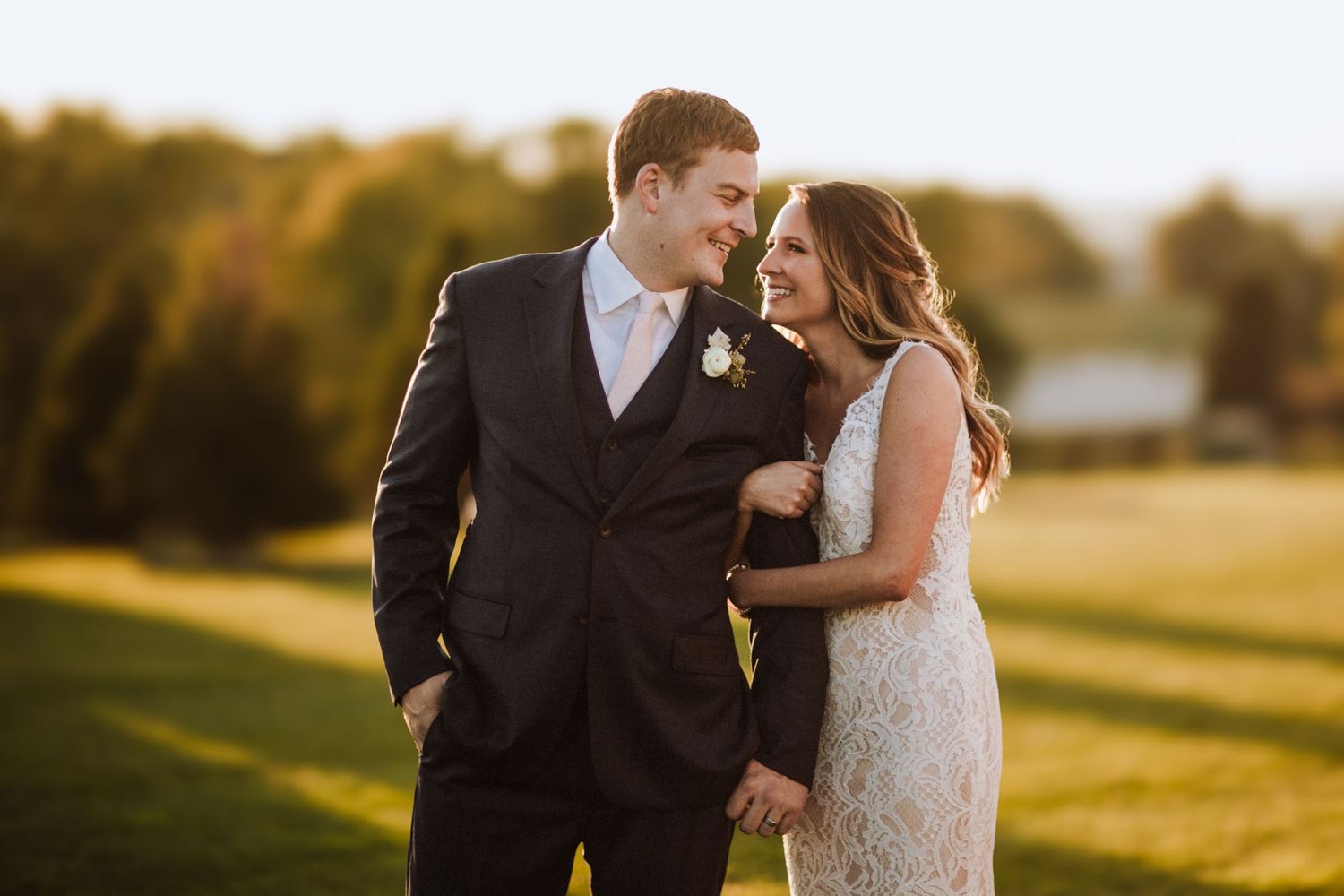 Alexa + Peyton | © Carly Arnwine Photography | Shadow Creek | Purcellville, Virginia | Erin Sellers | Dragonfly Events | Fluffy Thoughts