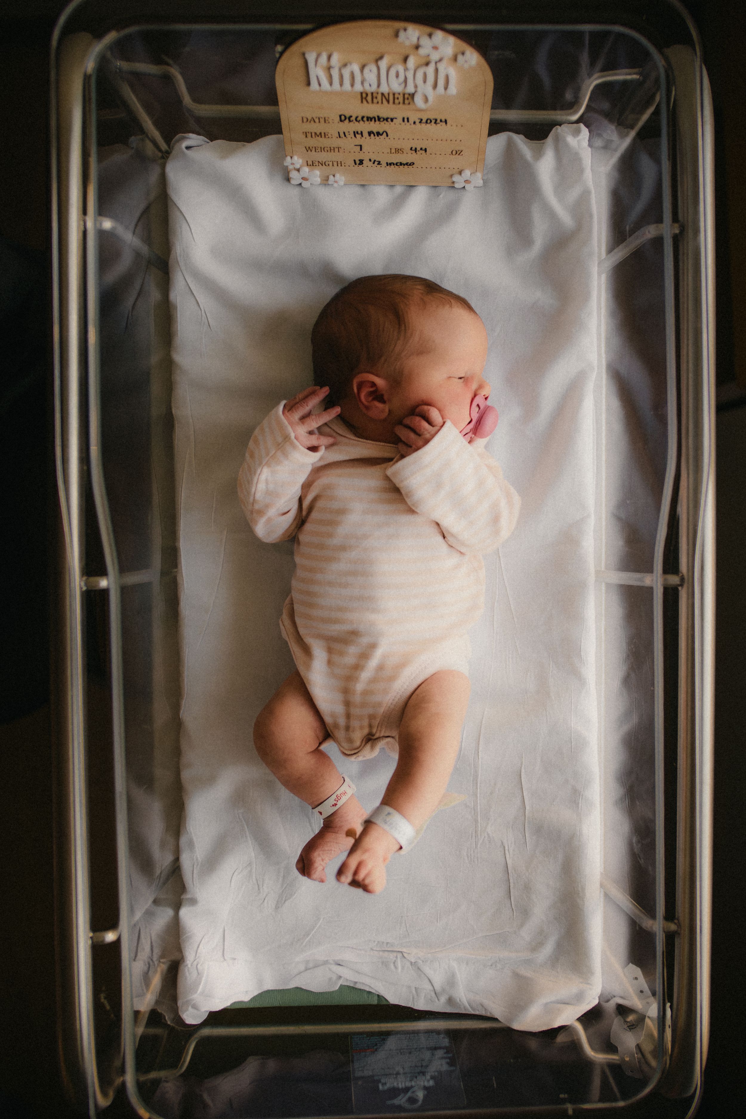 Newborn fresh 48 photography captured by southern Maryland newborn fresh 48 photographer Mallory Bramlett