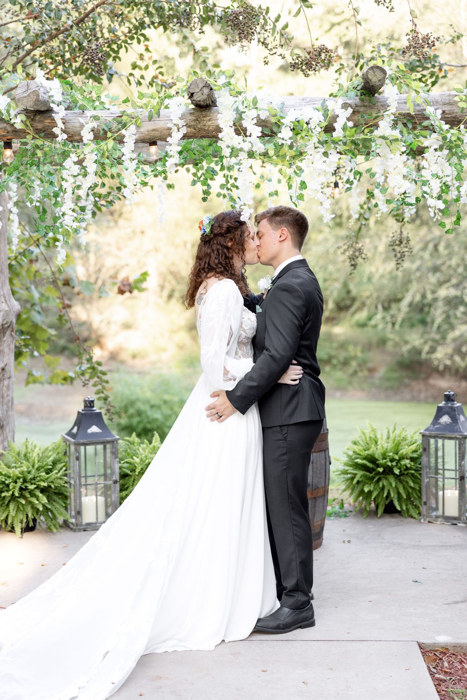 Light and airy wedding photography by Julia and Sean Photography, husband-and-wife photographers serving joyful brides in Dayton, Cincinnati
