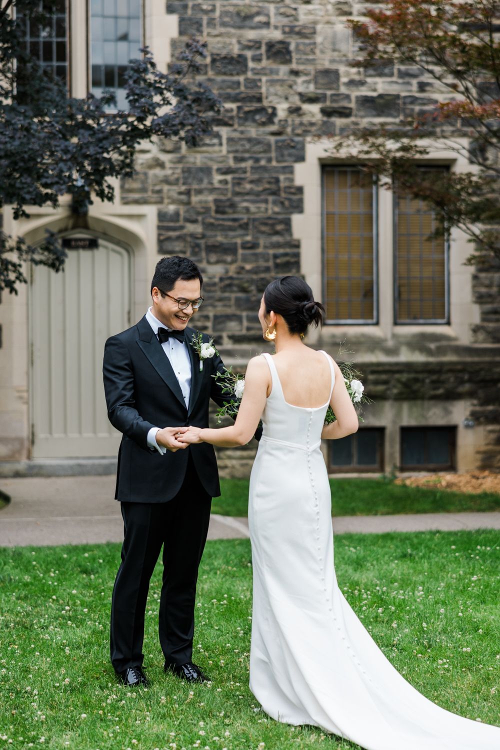 A couple shares a romantic moment at Knox College court yard.