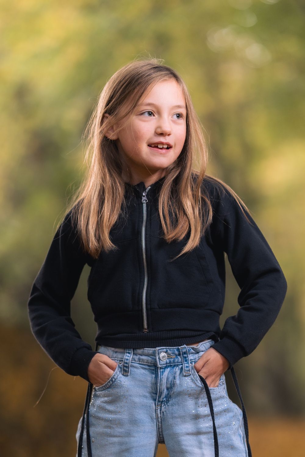 Portrait de fille en automne, Liège.