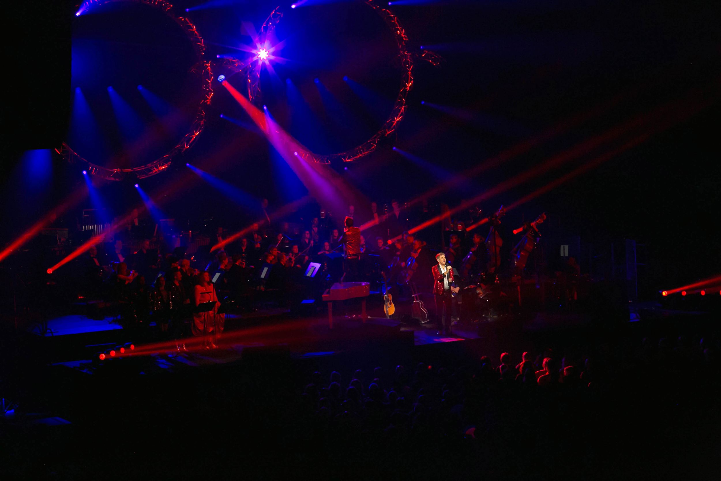 Celebrating the music of Elton John med Peter Johansson och Norrköping symfoniorkester. Fotograf Rebecca Nordin. Linköping. SAAB arena.