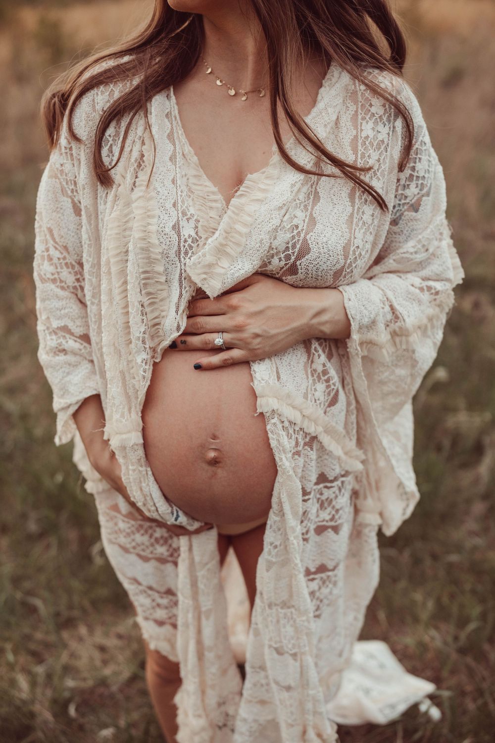 maternity photographer, Kansas City, Oregon, South Carolina, Arizona, family photographer, film, lifestyle, moody, photography