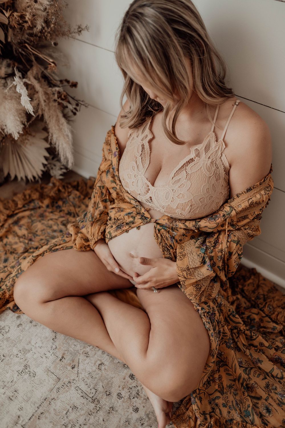 maternity photographer, Kansas City, Oregon, South Carolina, Arizona, family photographer, film, lifestyle, moody, photography