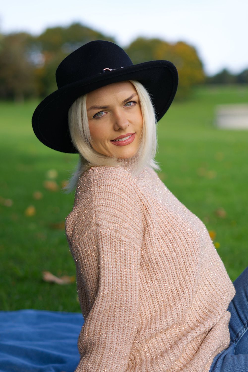 Outdoor spring portrait shoot
