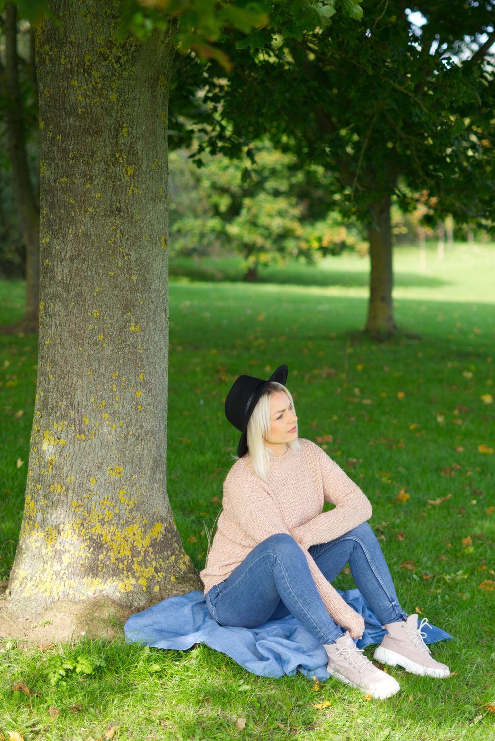 Outdoor spring portrait shoot