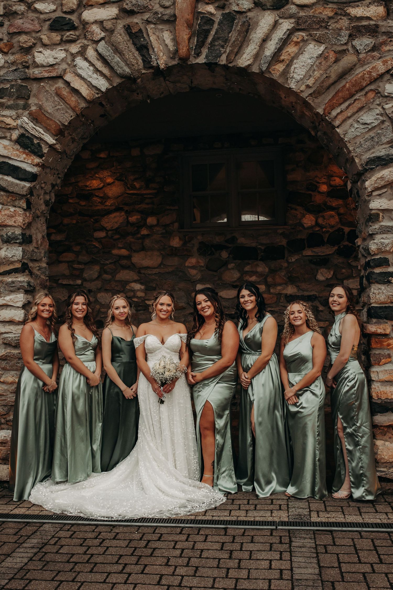 Michigan Wedding Photographer | Creative Art By Bree / Castle Farms