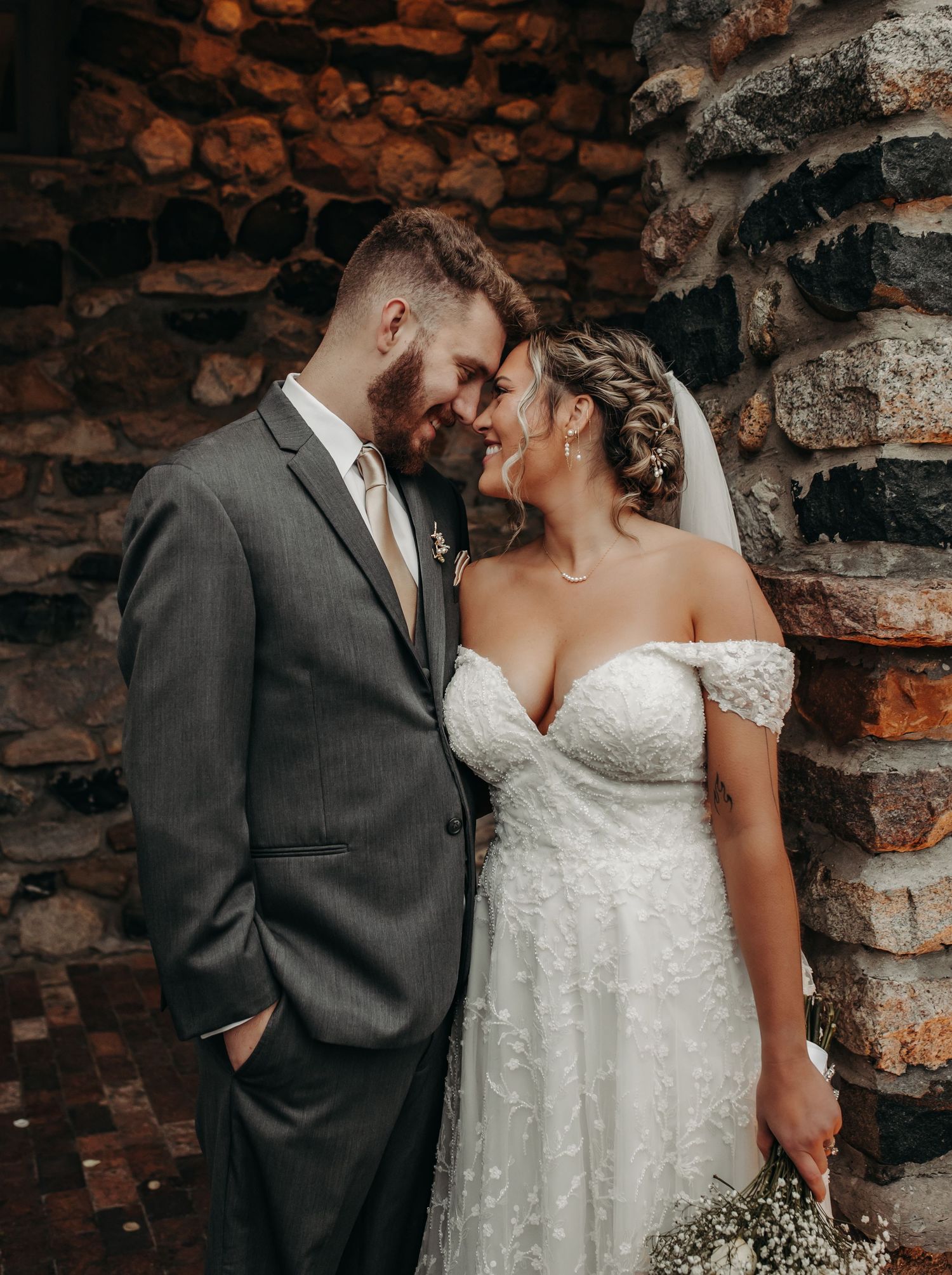 Michigan Wedding Photographer | Creative Art By Bree / Castle Farms
