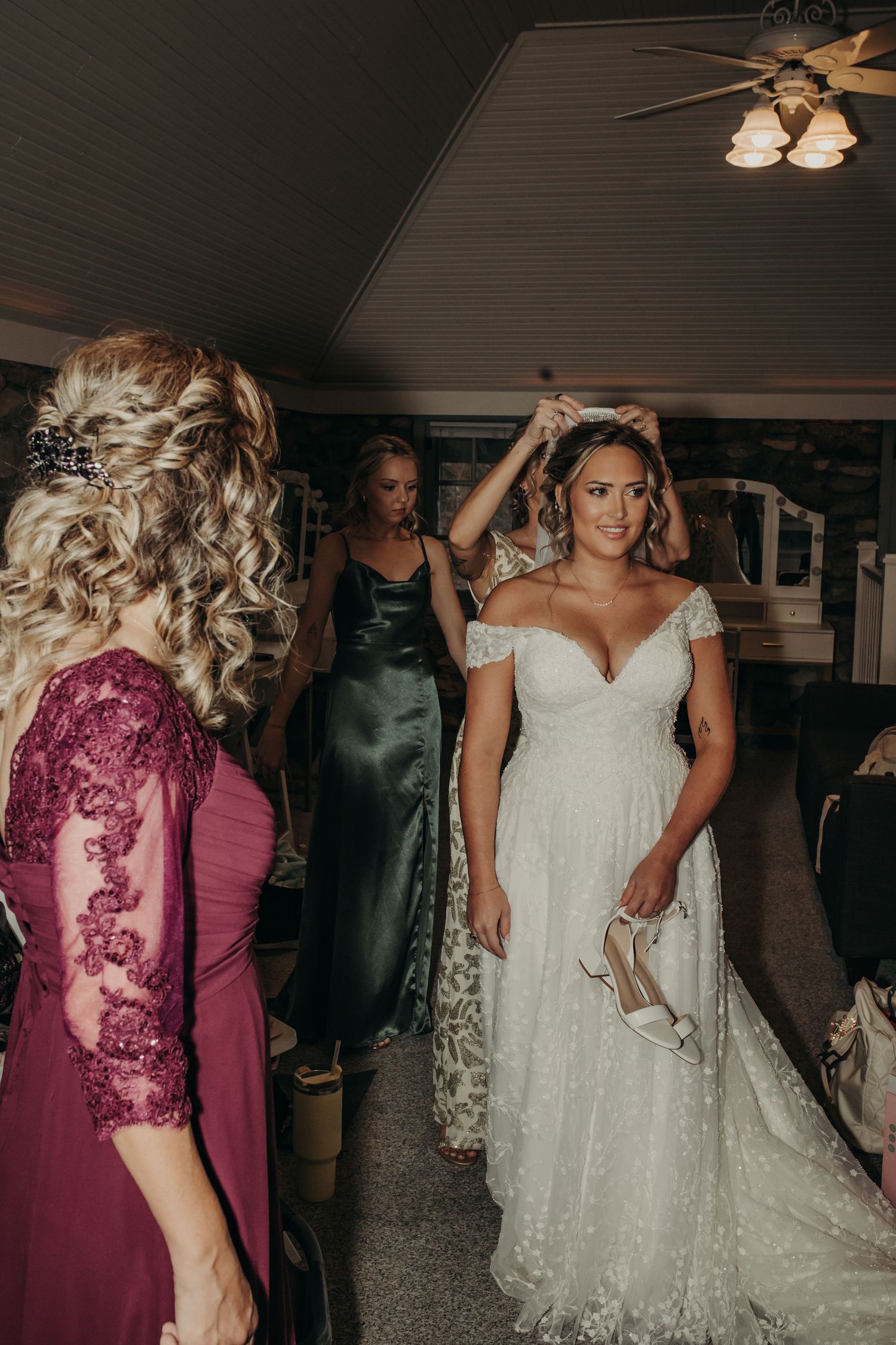 Michigan Wedding Photographer | Creative Art By Bree / Castle Farms