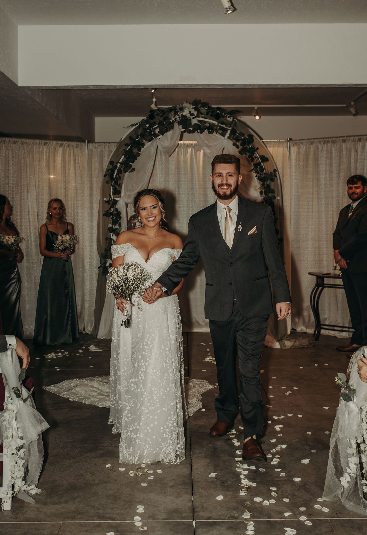 Michigan Wedding Photographer | Creative Art By Bree / Castle Farms