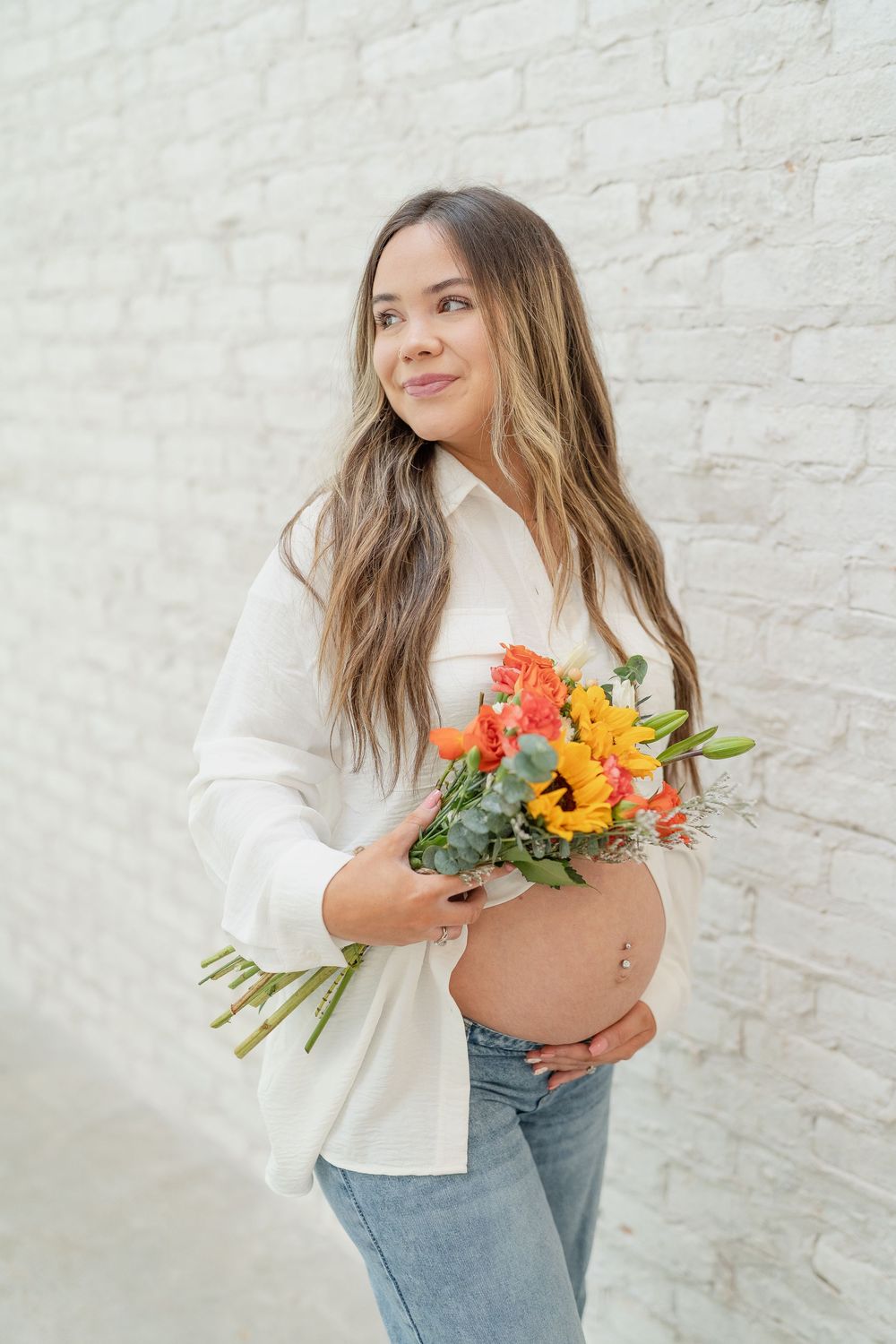 Maternity Family Photo Session by Conroe Photographer and Houston Photographer, Studio, white top and blue jeans