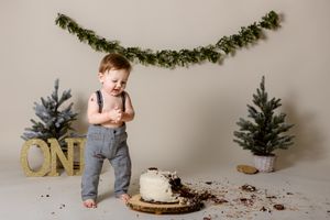 cake smash boy