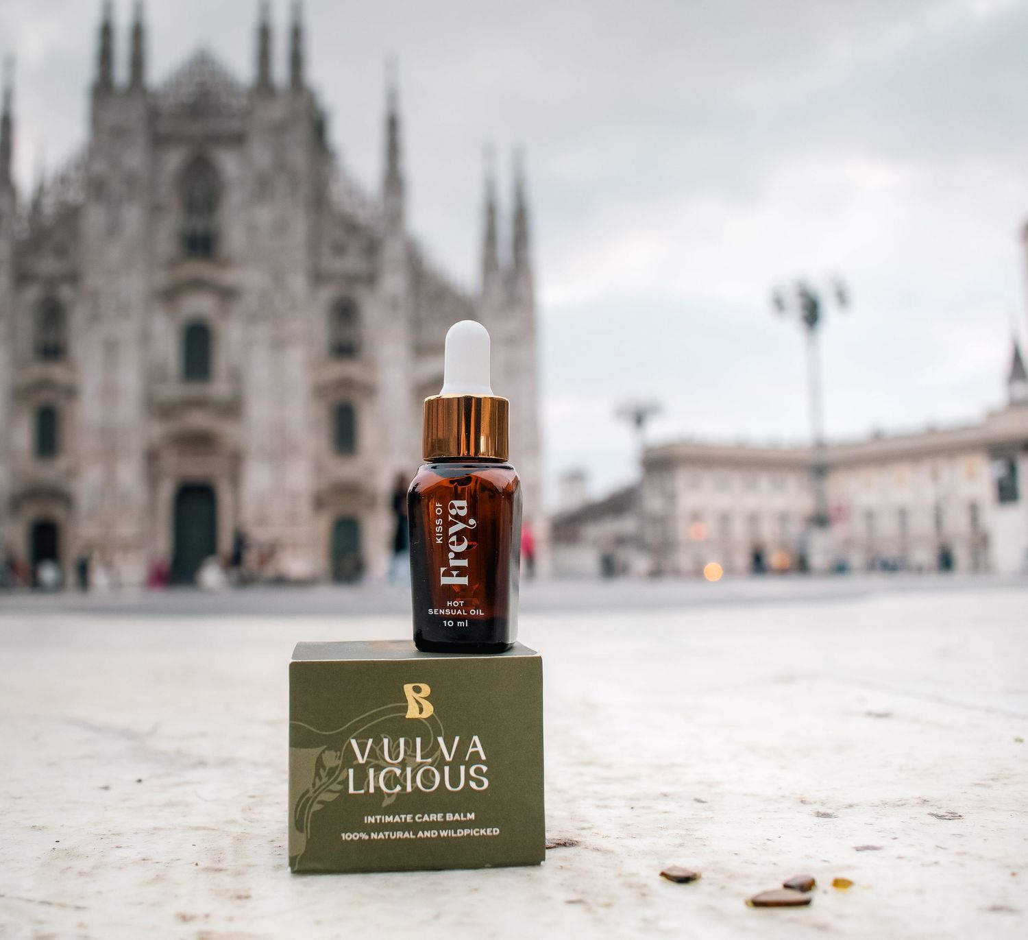 High-impact product photography in Milan. Perfect for brands seeking authentic, visually compelling images in an urban setting.