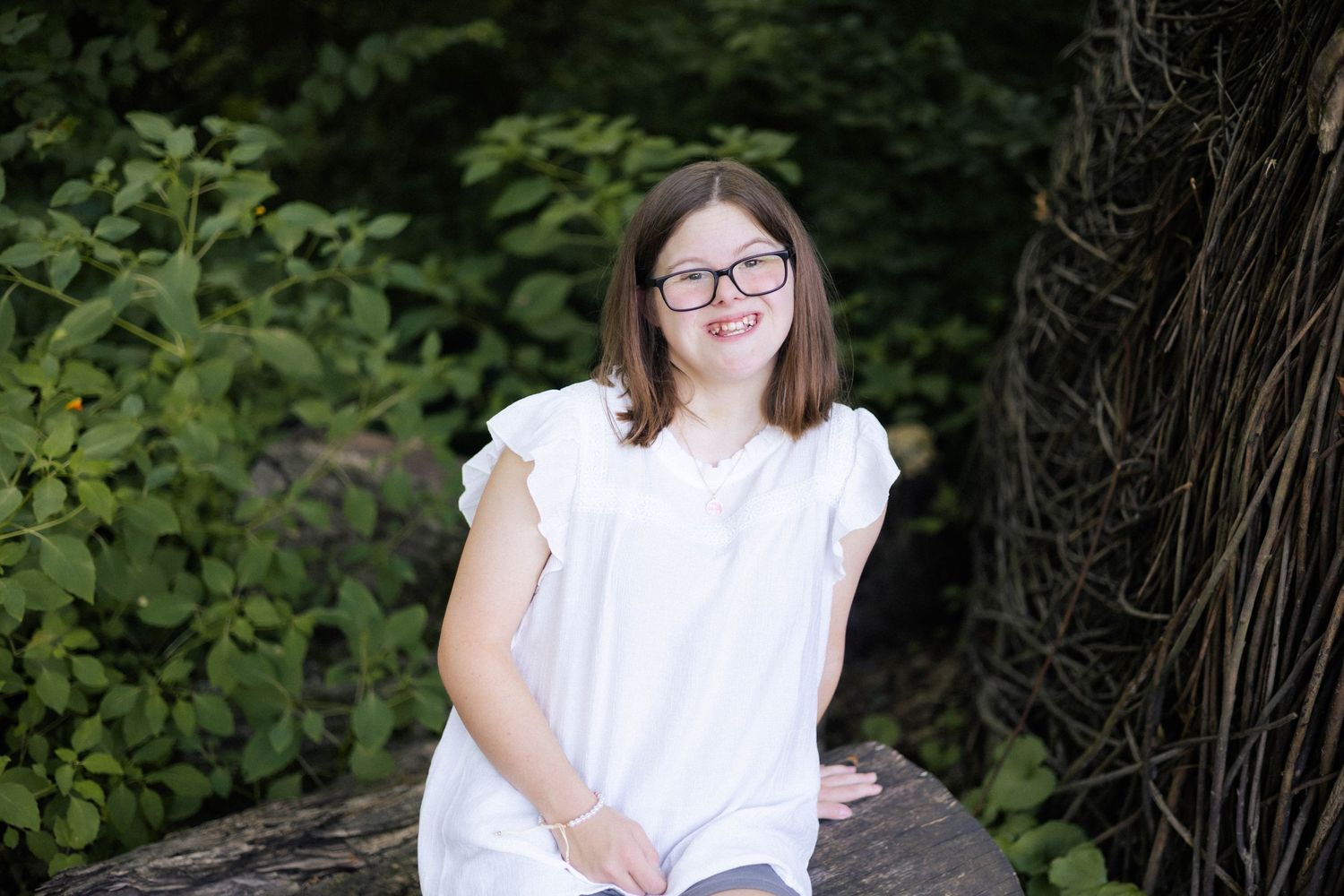 Outdoor summer golden hour senior photos in woods in Springfield, Illinois