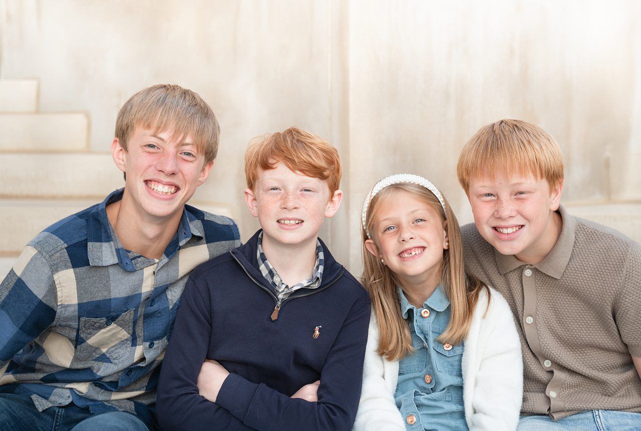 Family of 6 in Downtown Bartlesville by Photographer Kristi Bray