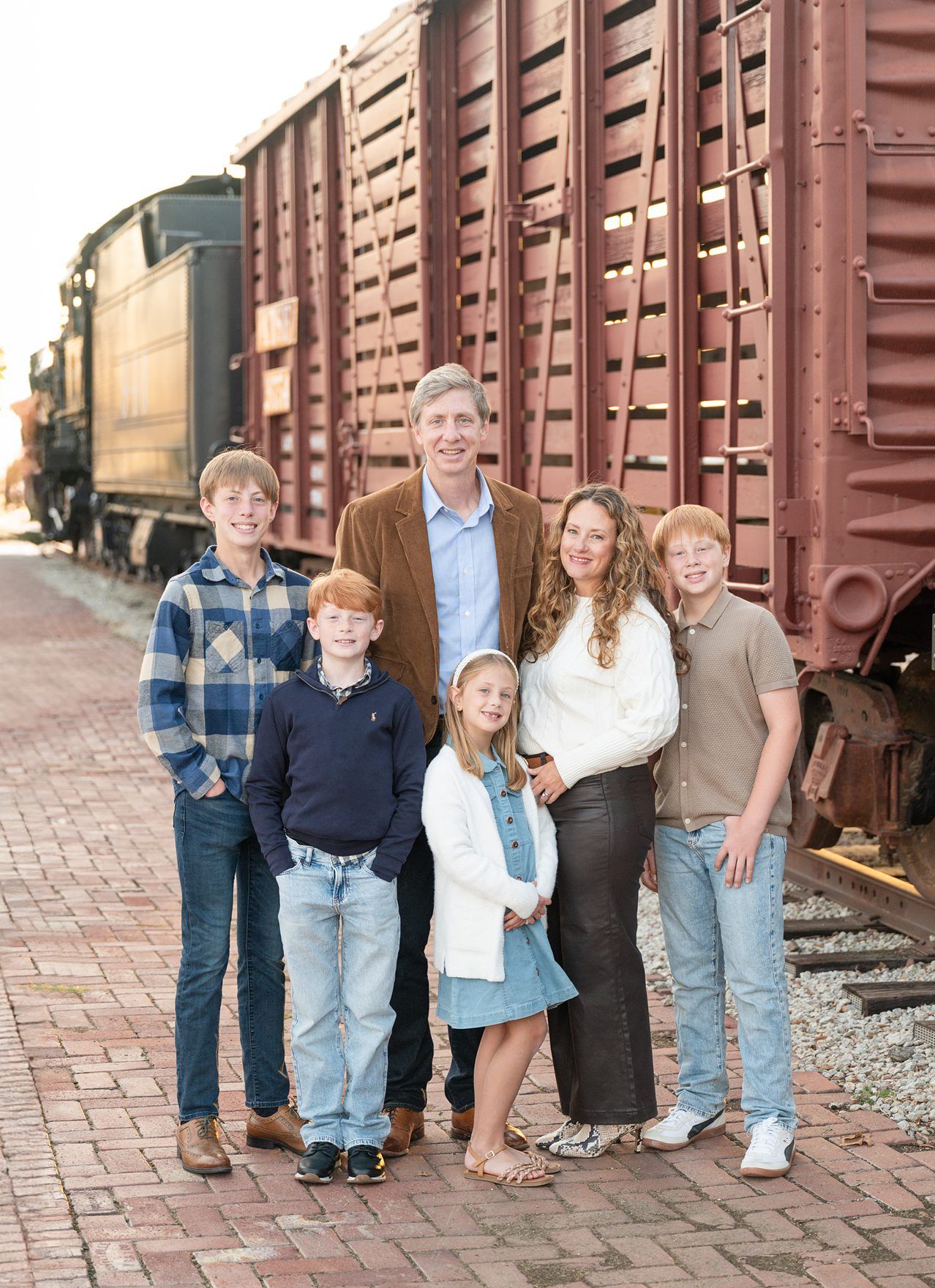 Family of 6 in Downtown Bartlesville by Photographer Kristi Bray