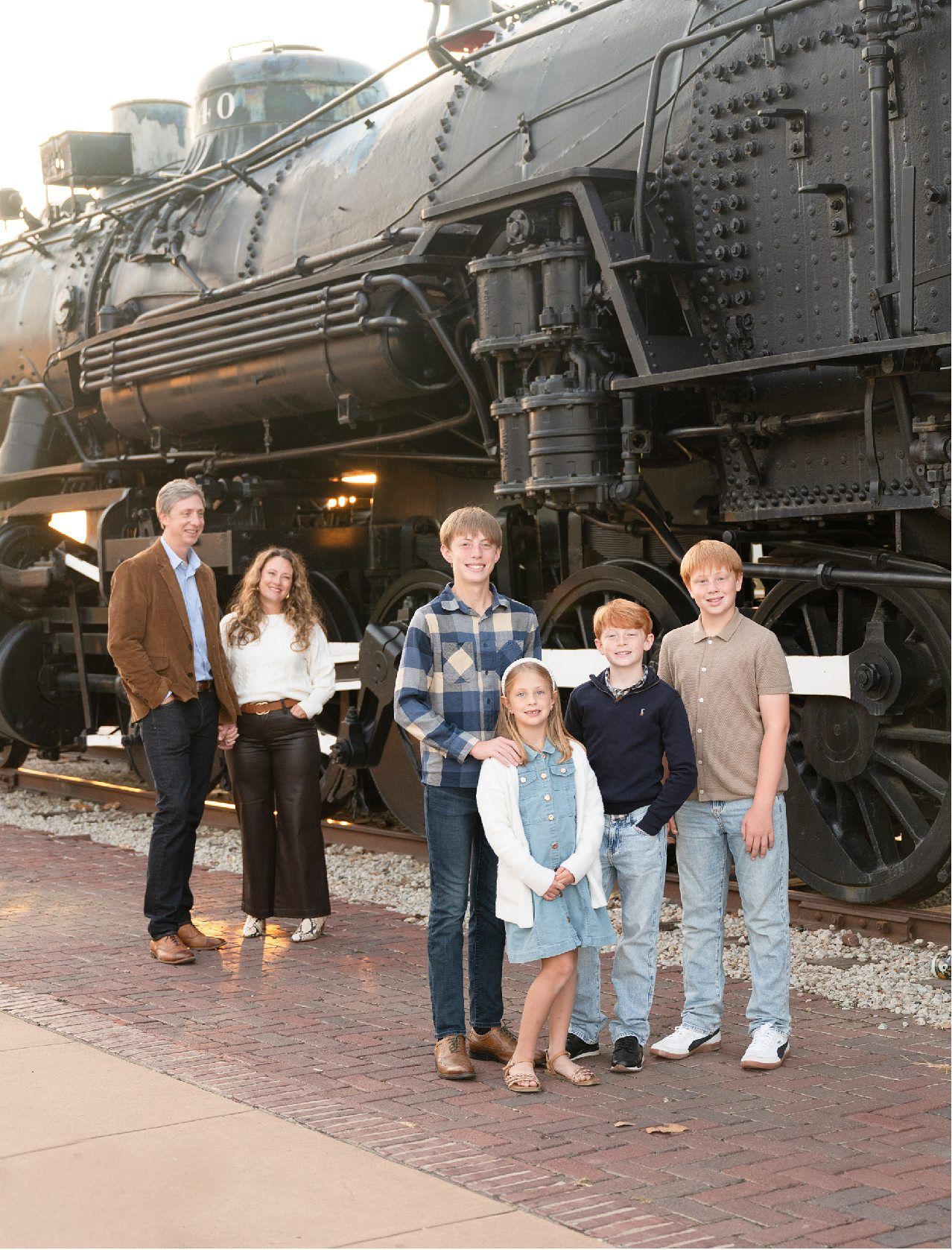 Family of 6 in Downtown Bartlesville by Photographer Kristi Bray