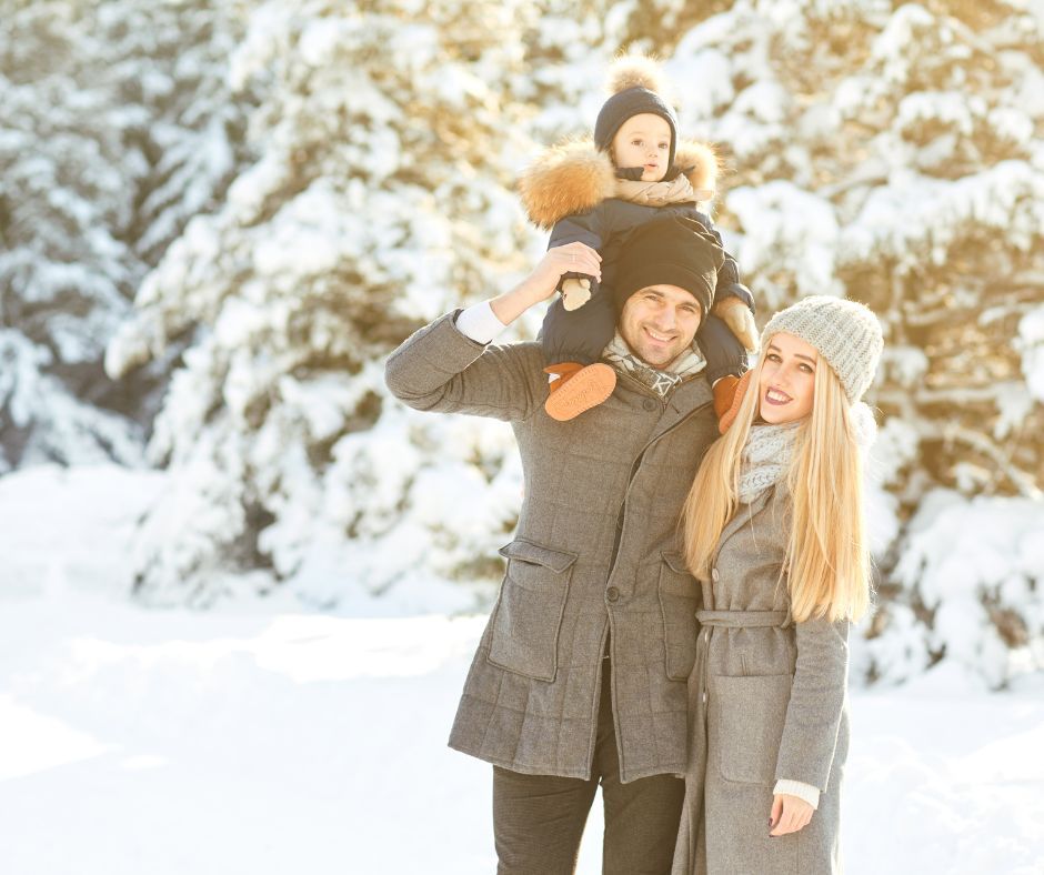family snow photoshoot