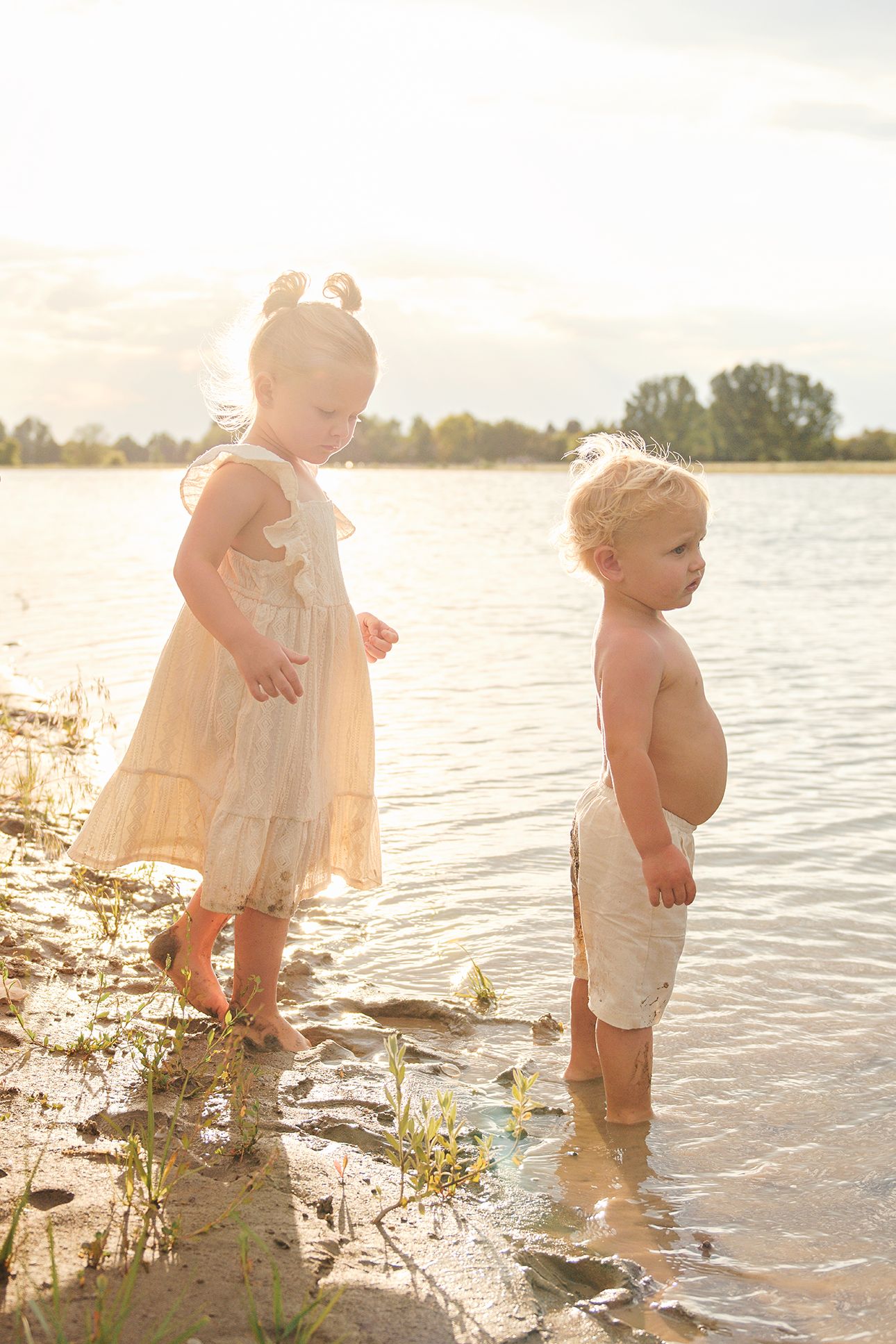 Maternity Photos at a Lake in Pocatello ShutterGirl Maternity Photographer Pocatello Emotive Photographer
Custom Maternity Photography