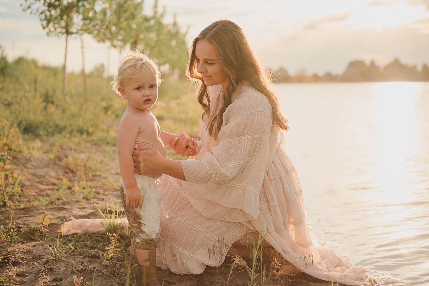 Maternity Photos at a Lake in Pocatello ShutterGirl Maternity Photographer Pocatello Emotive Photographer
Custom Maternity Photography