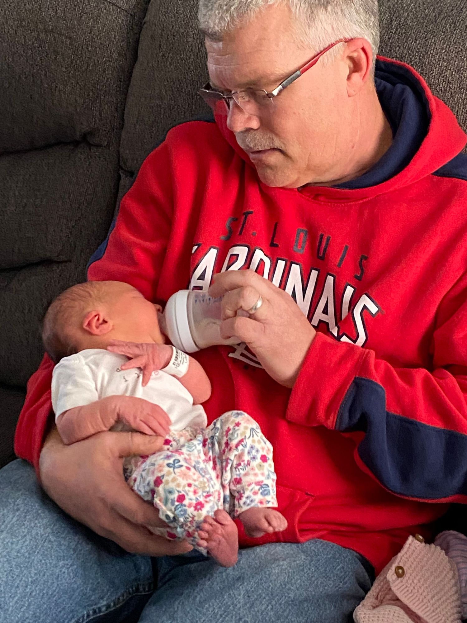 Springfield, IL photographer shows a glimpse into her personal life with a picture of her baby girl and dad together