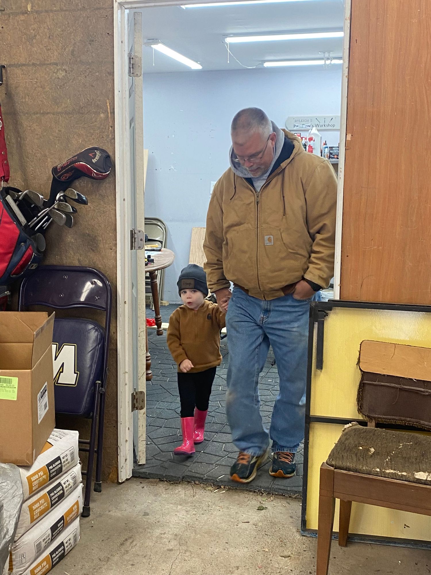 Springfield, IL photographer shows a glimpse into her personal life with a picture of her daughter and dad in matching outfits