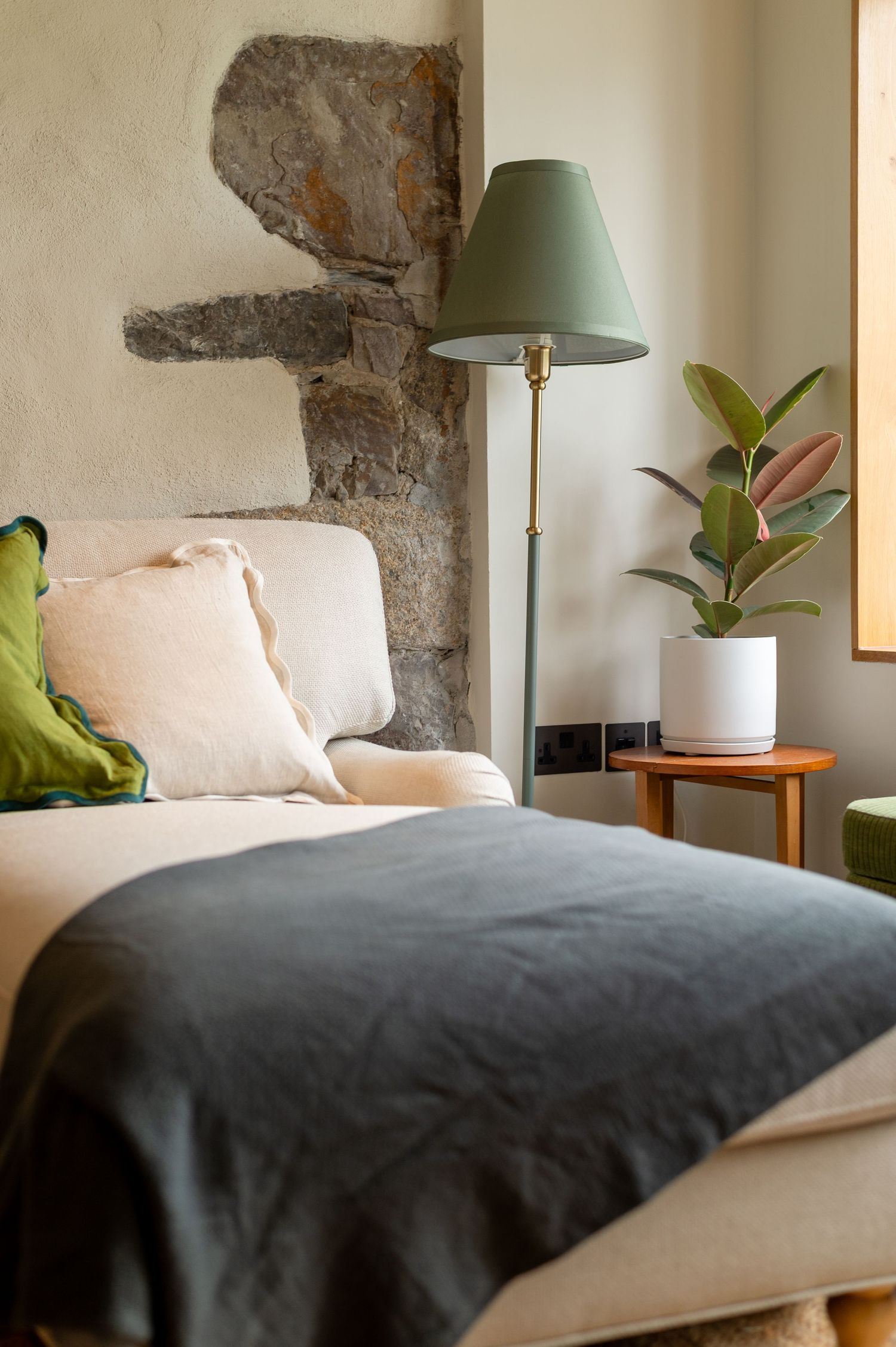 lounge scene, bude luxury cottage