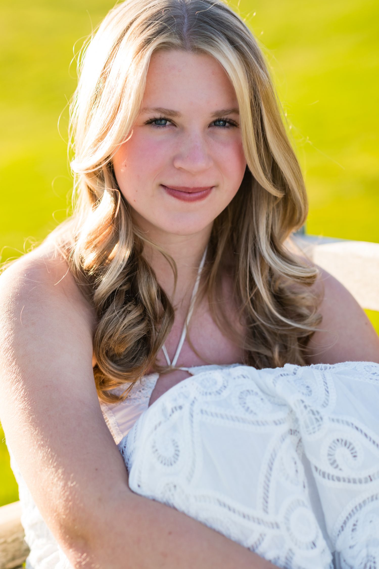 Newport's #1 portrait photographer
Natural and candid photographs with a twist of dramatic lighting.