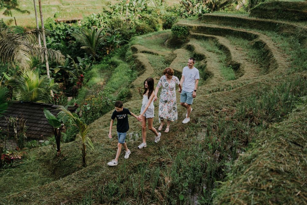 Rice field family photoshoot in Bali