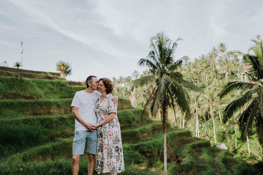 Bali Family photoshoot in a lush ricefield at ceking rice terrace