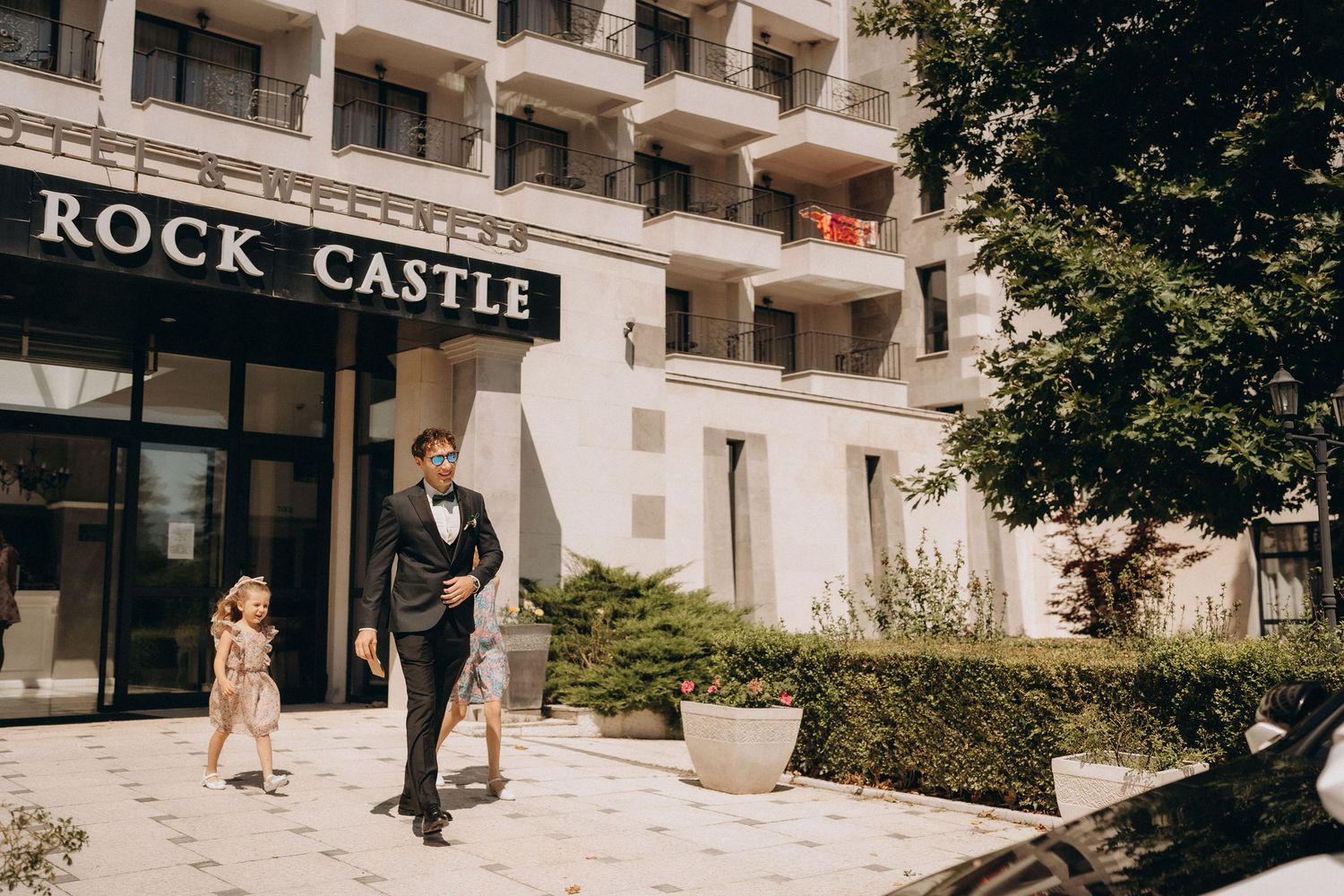 Exterior view of Rock Castle historic venue with colonial architecture.